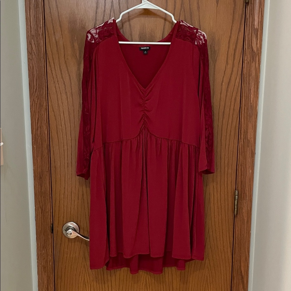 TORRID UEC Women’s Size 3 (22/24) Red Burgundy Lace Accent Top Shirt
